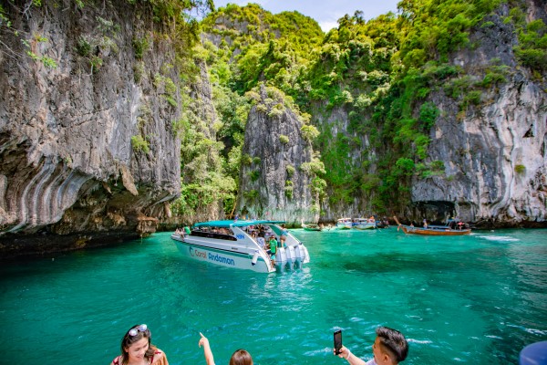 Phi Phi Island Bamboo Island by Speed Boat Premium Tour