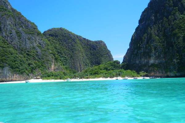 Phi Phi Island Bamboo Island by Speed Boat Premium Tour